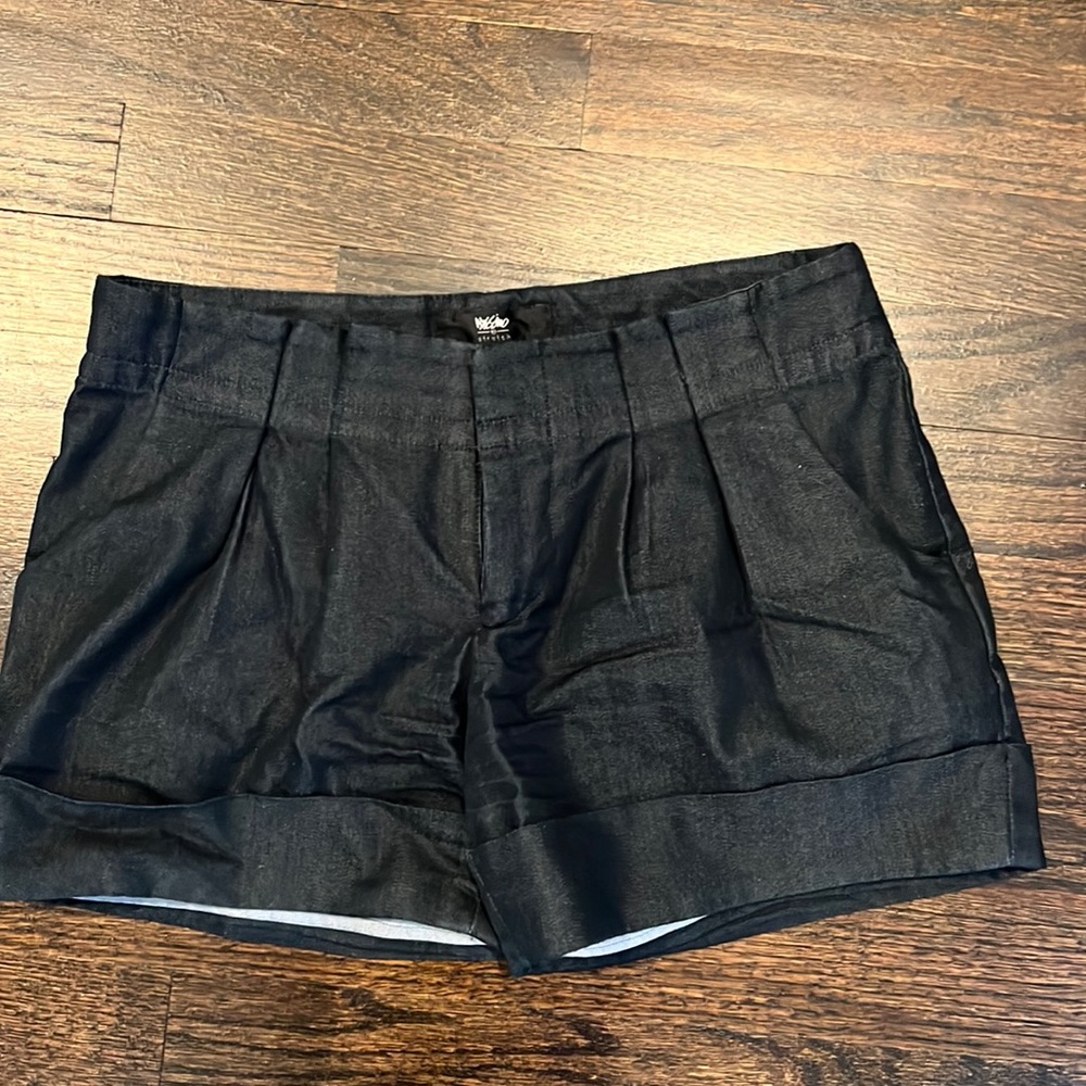 Women’s shorts size 2